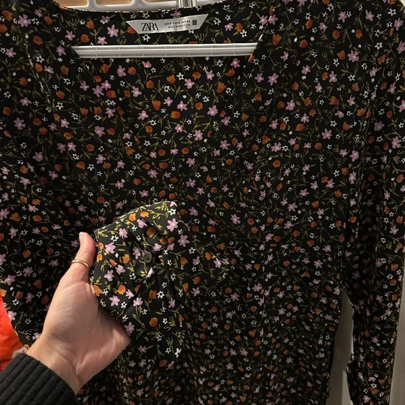 Zara mini flower dress - Picture 3 of 3